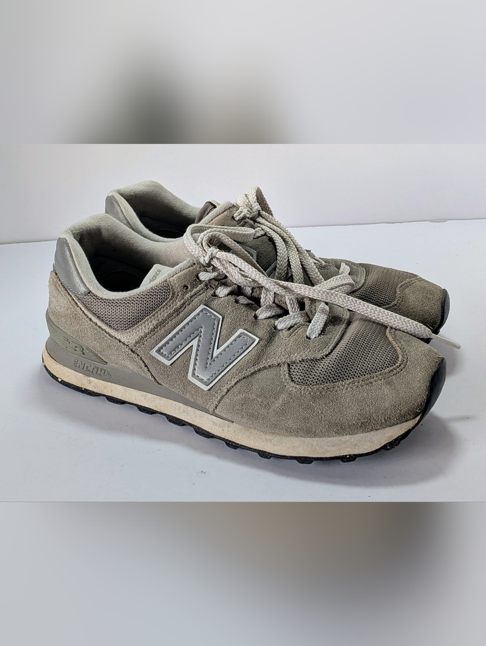 New Balance 574 Women’s 8.5D Grey Suede Mesh Sneakers Classic ENCAP